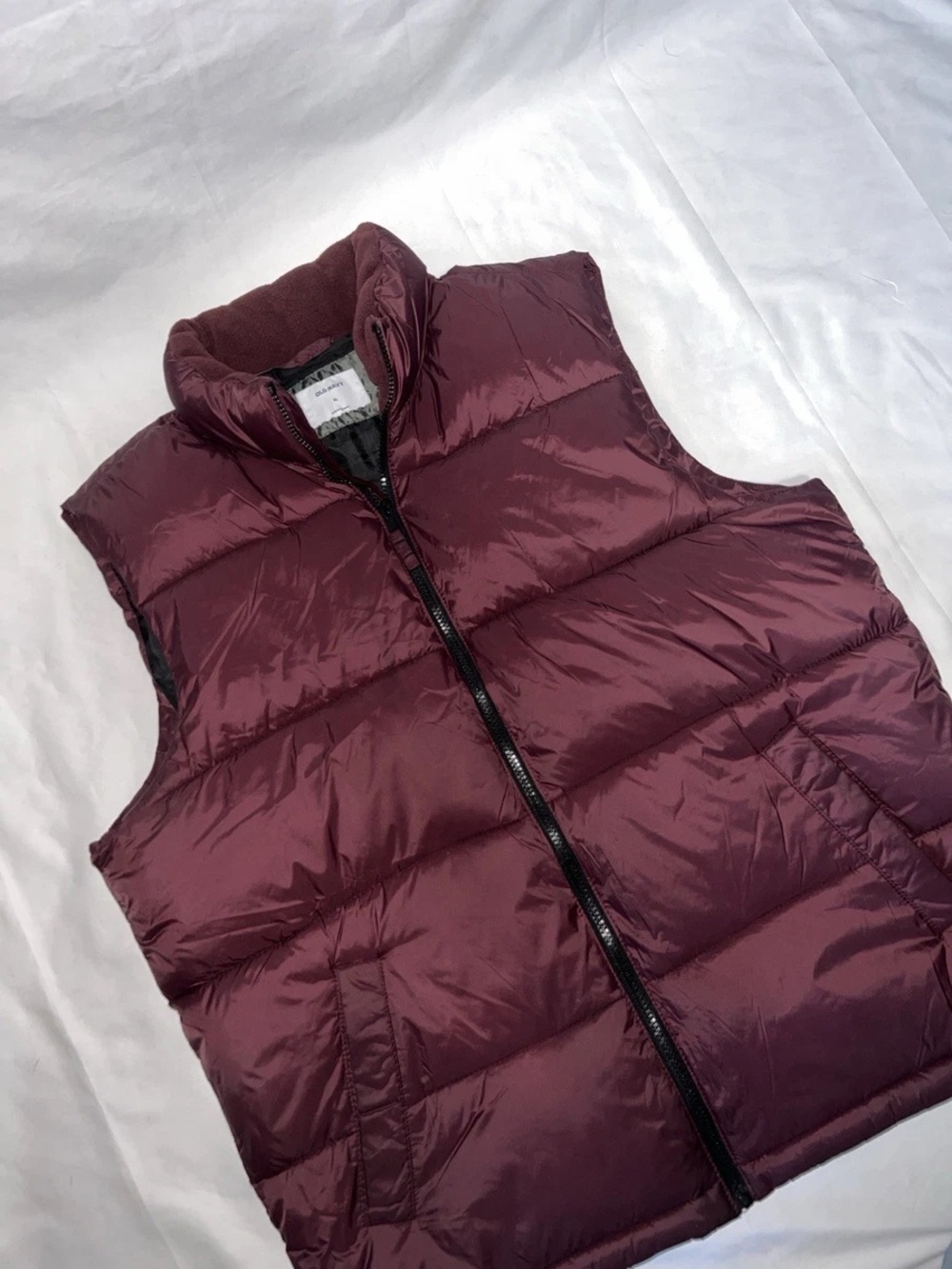 Old Navy Men's Maroon Quilted Puffer Vest - Picture 2 of 3
